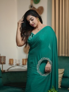 malavika-menon-saree-look-photos-004