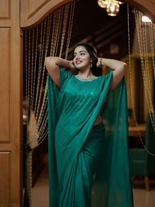 malavika-menon-saree-look-photos-005