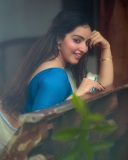 malavika-c-menon-in-set-saree-with-blue-blouse-combination-photos-001