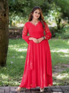 malavika-wales-in-red-anarkali-churidar-photos-001