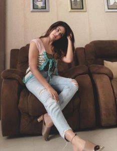 malavika-wales-instagram-picuki-006