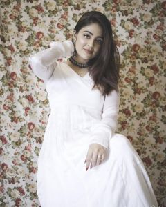 malavika-wales-instagram-picuki-012