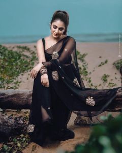malavika-wales-instagram-picuki-021