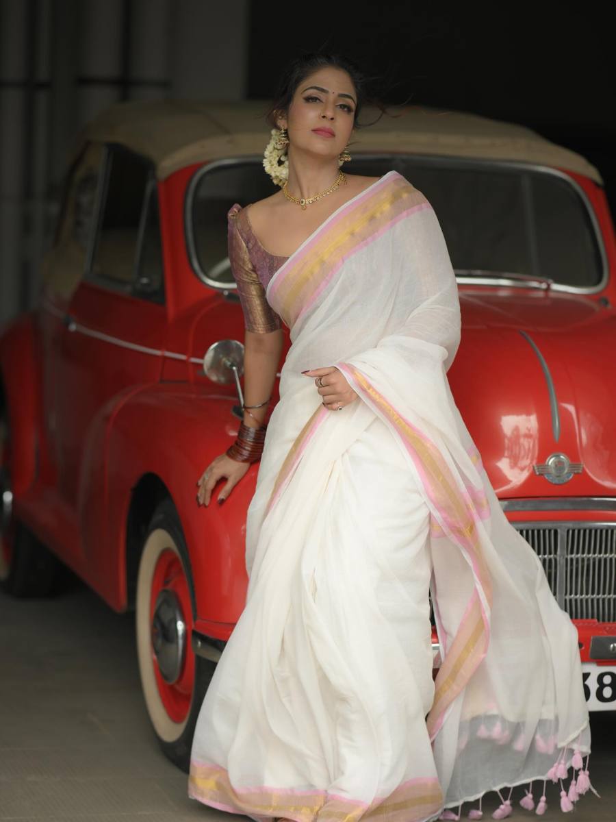 malavika-wales-latest-photos-and-looks-004