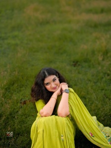actress-malavika-latest-photos-009