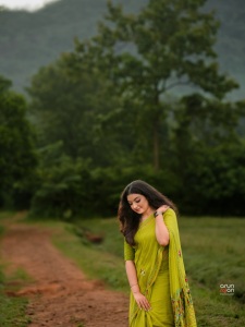 actress-malavika-latest-photos-010