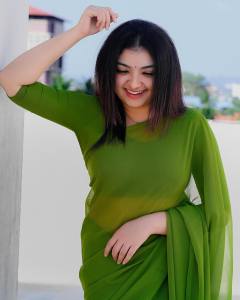 malavika-in-parrot-green-colour-chiffon-saree-photos-007