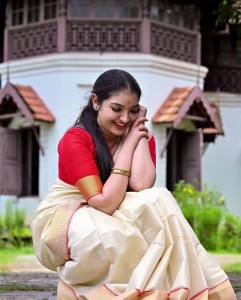 malavika-nair-latest-photos-and-images-005
