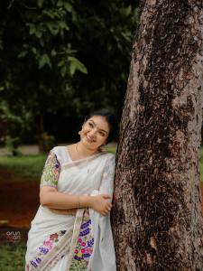malavika-nair-latest-photos-and-images-009