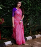 actress-malavika-nair-latest-photos-in-pink-saree-002