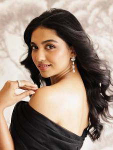 mamitha-baiju-cute-look-photos-latest