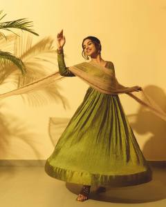 mamitha-baiju-in-anarkali-churidar-photos-005