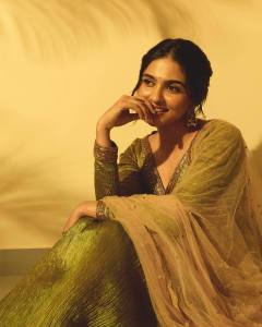 mamitha-baiju-in-anarkali-churidar-photos-007