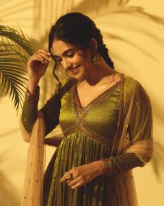 mamitha-baiju-in-anarkali-churidar-photos-008