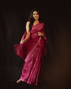 mamitha-baiju-in-rani-pink-saree-photos-006