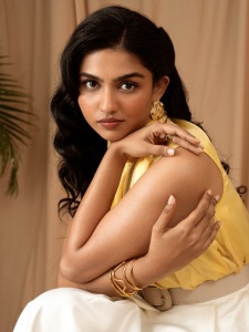 mamitha-baiju-in-yellow-and-white-combo-dress-ideas-photos-002