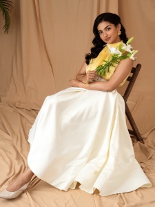mamitha-baiju-in-yellow-and-white-combo-dress-ideas-photos-003