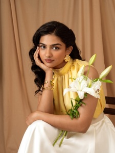 mamitha-baiju-in-yellow-and-white-combo-dress-ideas-photos