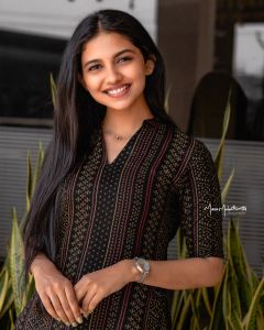 mamitha-baiju-old-photos-006