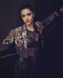 mamta-mohandas-in-black-dress-002