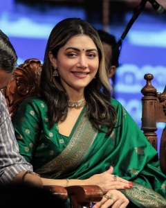 mamta-mohandas-in-green-pattu-saree-photos-001