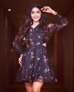 mamta-mohandas-in-little-black-dress-003