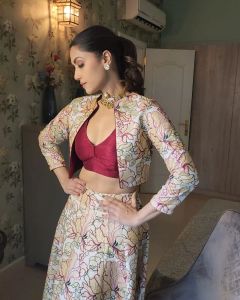 mamta-mohandas-in-red-dress-images-002