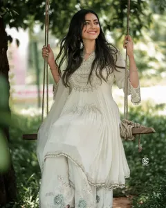 mamta-mohandas-new-dressing-style-photos-001