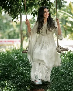 mamta-mohandas-new-dressing-style-photos-005