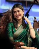 mamta-mohandas-in-green-pattu-saree-photos-004