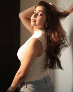manasa-radhakrishnan-beautiful-photos-latest-006