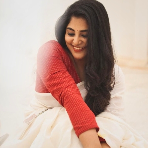 actress-manjima-mohan-onam-kerala-saree-photos-001