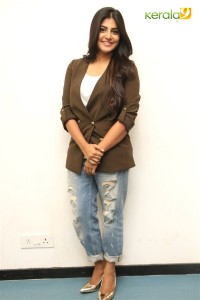 manjima-mohan-photos-012-00556