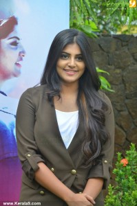 manjima-mohan-pictures-300-00156