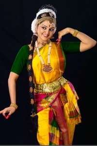 37manju_warrier_new_photos_55-006