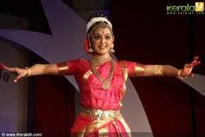 8553manju_warrier_photos__00-013