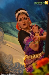 9344manju_warrier_new_stills_2-003