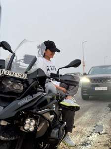 manju-warrier-bmw-bike-photos-latest-014