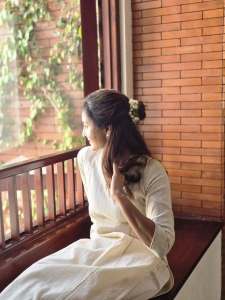manju-warrier-in-onam-hairstyle-photos-003