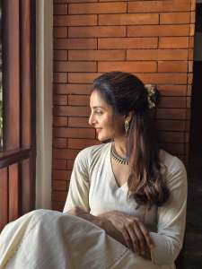 manju-warrier-in-onam-hairstyle-photos-006