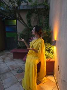 manju-warrier-in-yellow-saree-with-kalamkari-blouse-pics-004