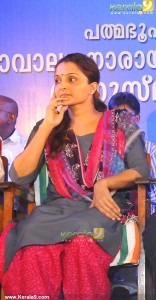 manju-warrier-latest-images-555-00393