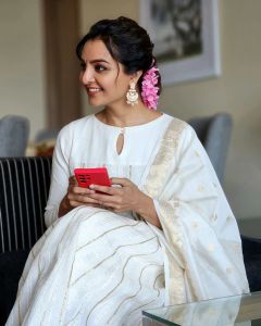 manju-warrier-latest-photo-shoot-09231-002