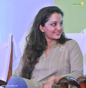 manju-warrier-latest-photos-093260