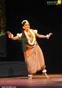 manju-warrier-latets-images-400-00316