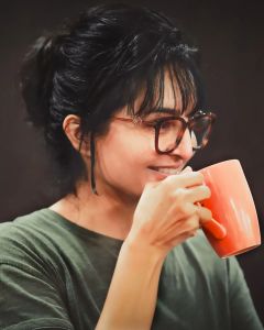 manju-warrier-new-look-in-specs2012-002