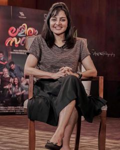 manju-warrier-new-pictures-2022-002