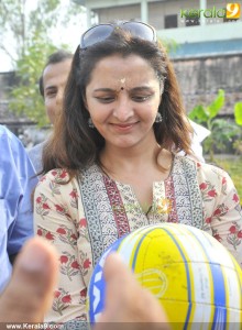 manju-warrier-pics-103-00390