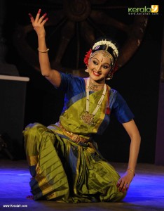 manju-warrier-pics-443-00736