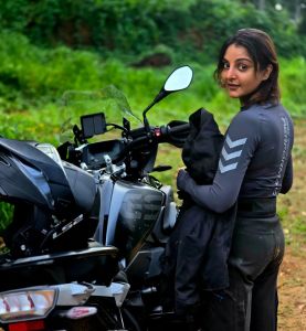 manju-warrier-with-her-bike-photos.warrier_449687749_512569614437439_7510245177848583389_n-1